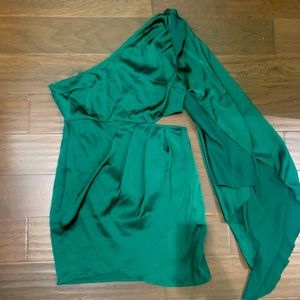 Green one-shoulder silk cut out dress.